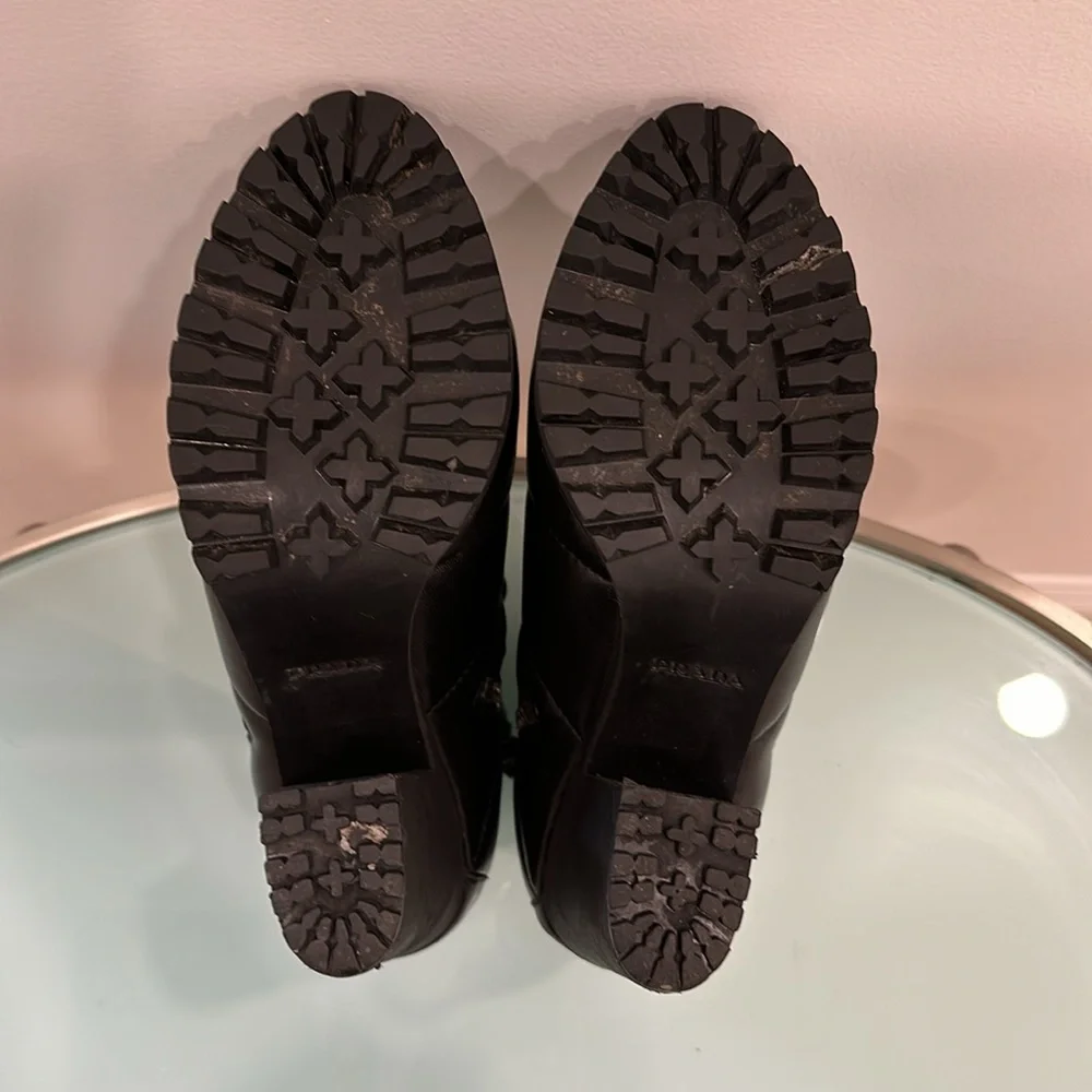 Prada Black Leather Ankle Lace up Boots Side Zip Closure Size 8 - Picture 5 of 6